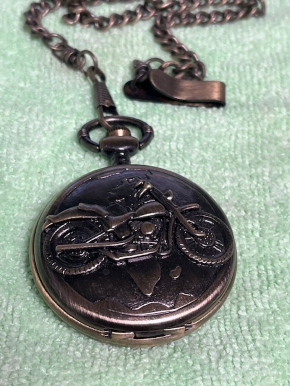 Vintage-Style Round Embossed Motorcycle Pocket Watch w/Chain Gold/Bronze Tone2"